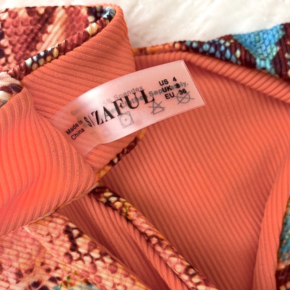 NWT Snake Skin Color Block Print Bathing Suit - easy clip back closure - Picture 7 of 7